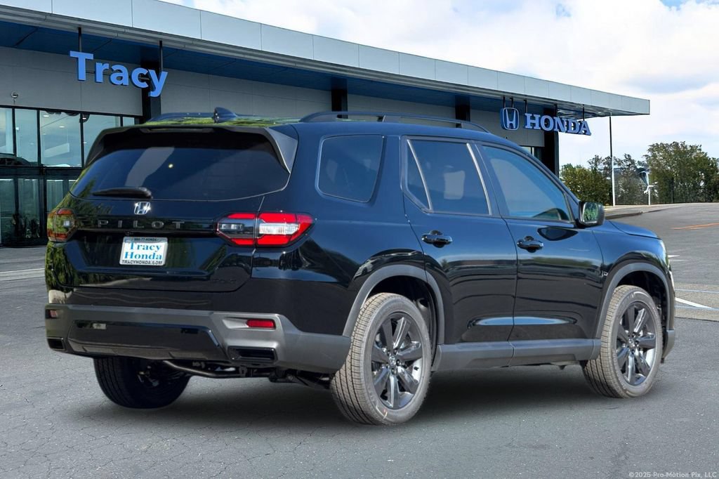 Certified 2026 Honda Pilot Sport image 6