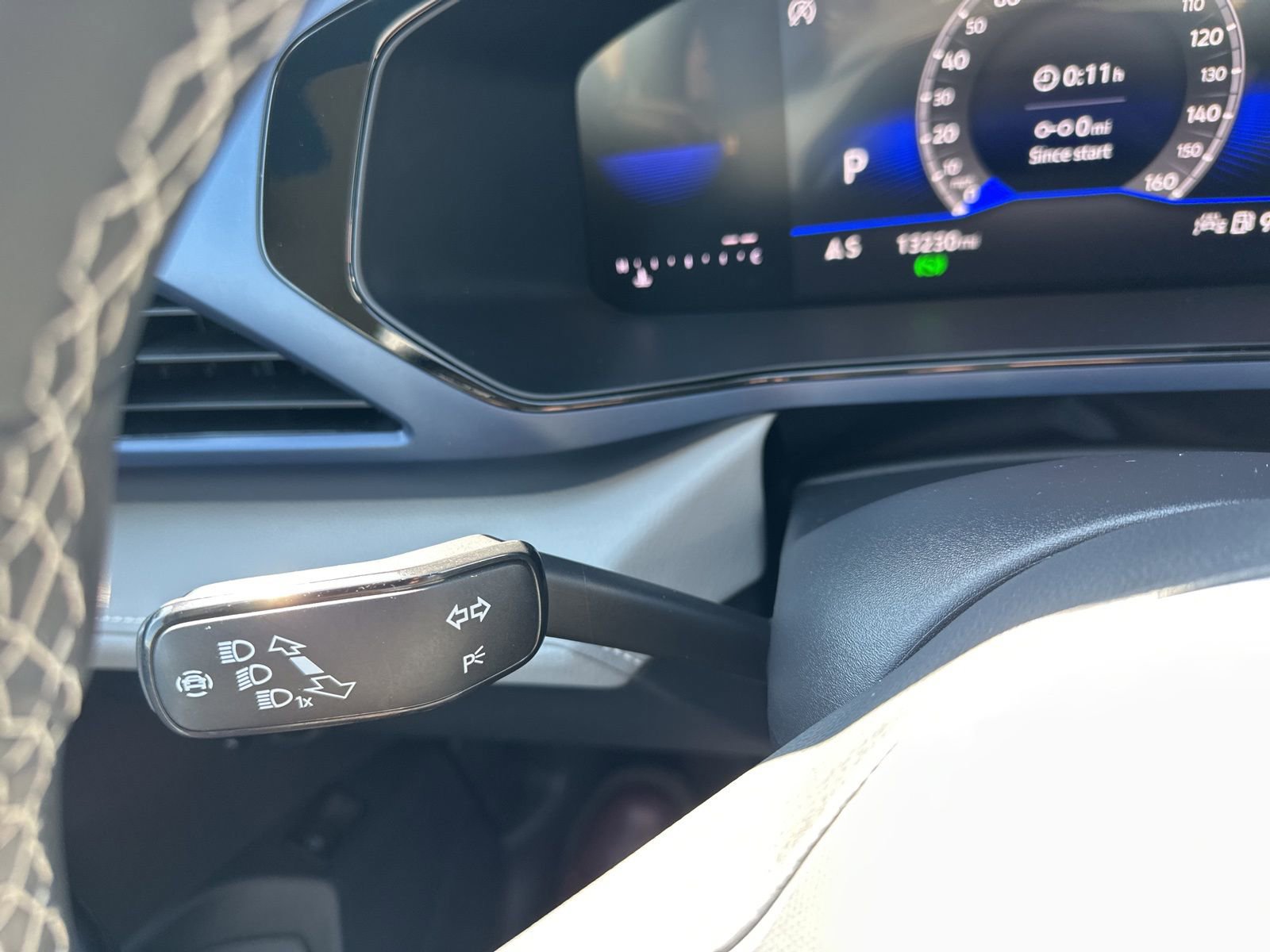 Certified 2024 Volkswagen Taos SE w/ Panoramic Sunroof Package image 43