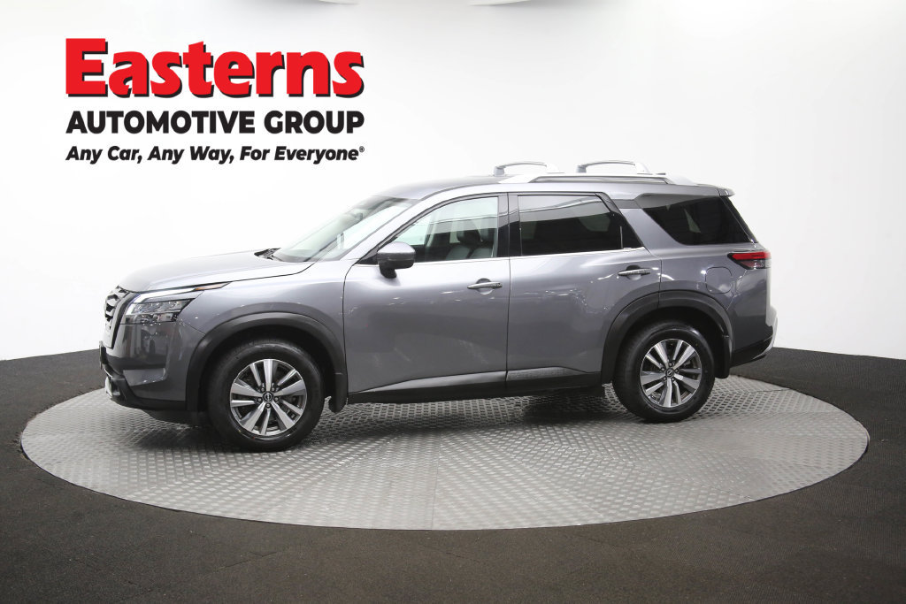 Used 2024 Nissan Pathfinder SL w/ Black Appearance Package AWD/4WD image 62