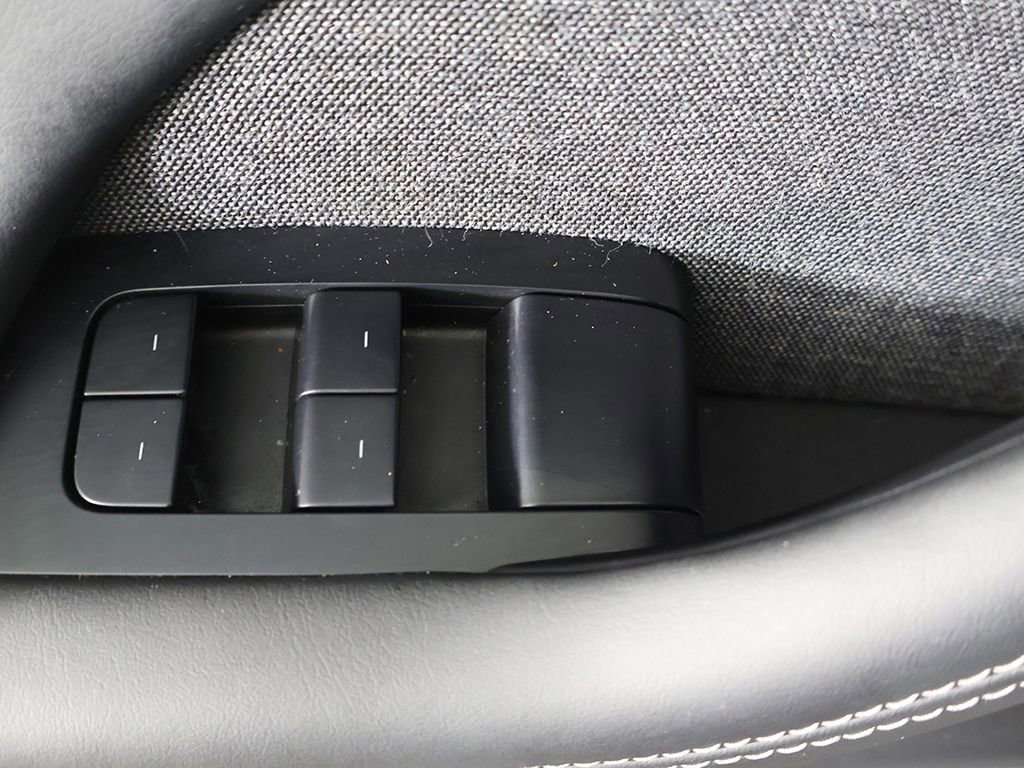 Used 2023 Tesla Model X image 30