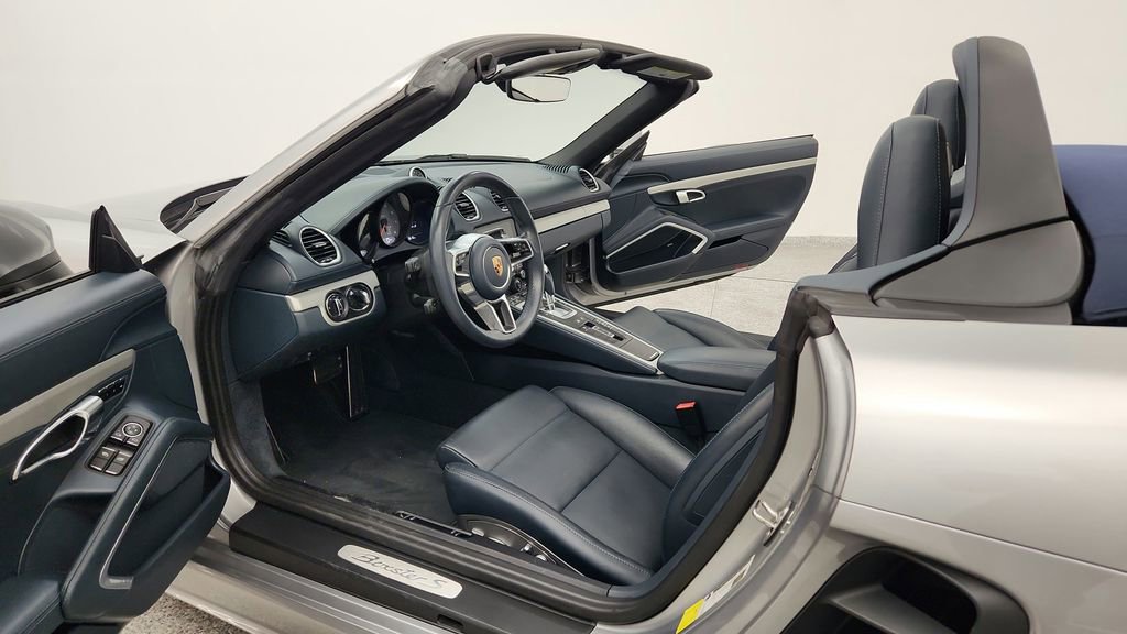 Used 2017 Porsche 718 Boxster S RWD image 26