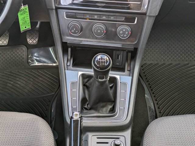 Used 2019 Volkswagen Golf S FWD image 18