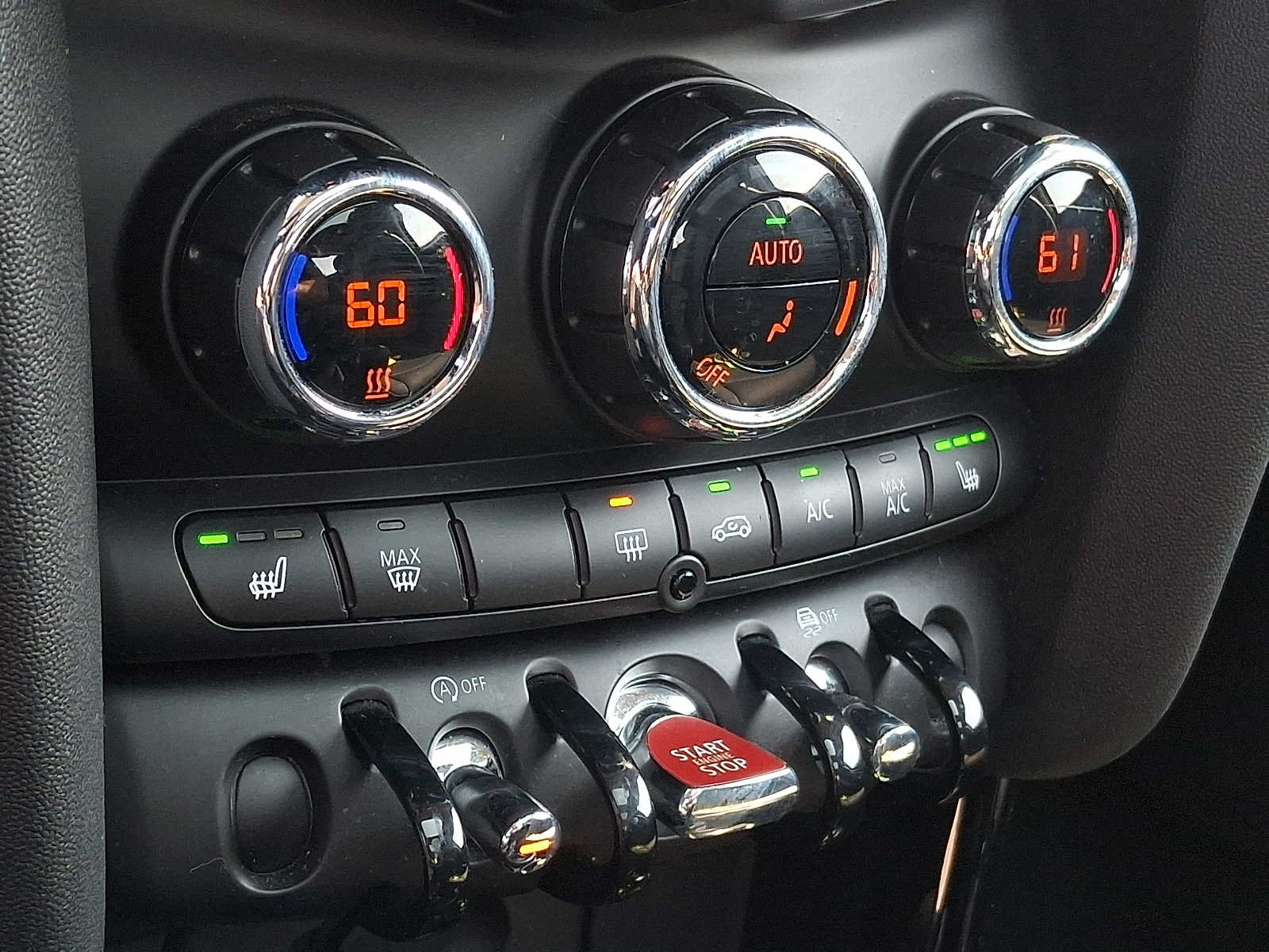 Used 2024 MINI Cooper 2-Door Hardtop FWD image 15