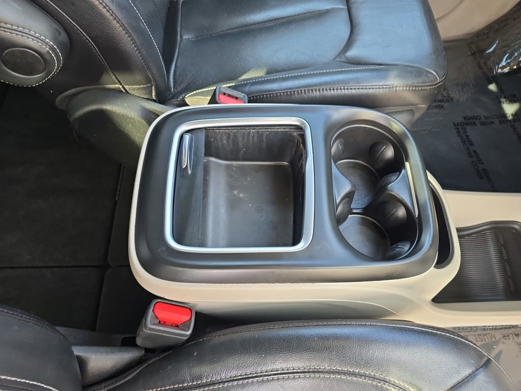 Used 2022 Chrysler Pacifica Touring-L image 19