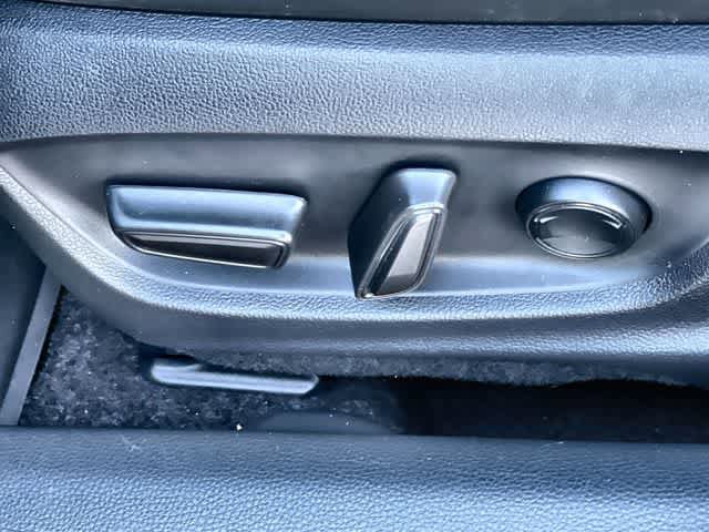 Used 2024 Toyota Prius XLE image 31