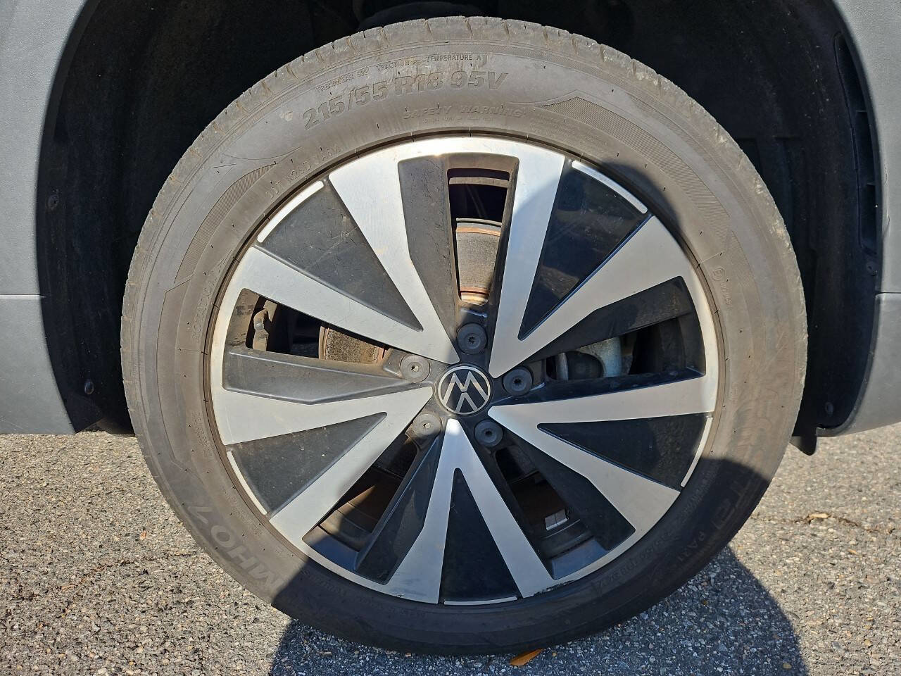 Used 2022 Volkswagen Taos SE image 21