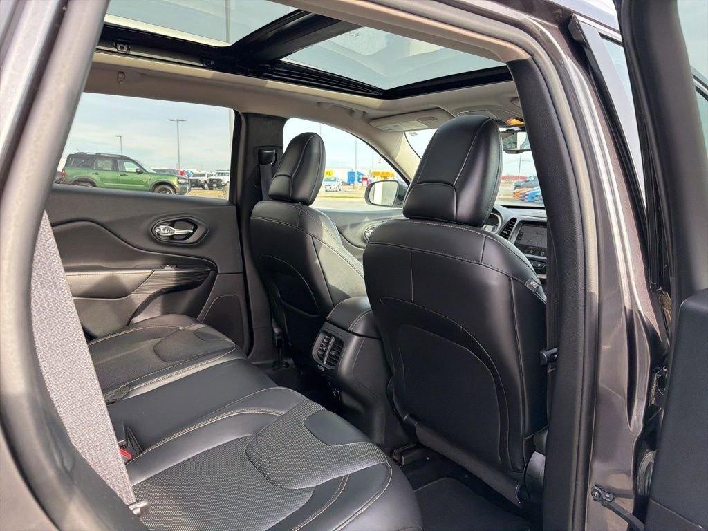 Used 2016 Jeep Cherokee Limited w/ Luxury Group image 18