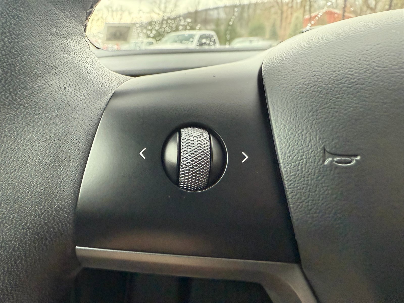 Used 2023 Tesla Model 3 Standard Range image 31