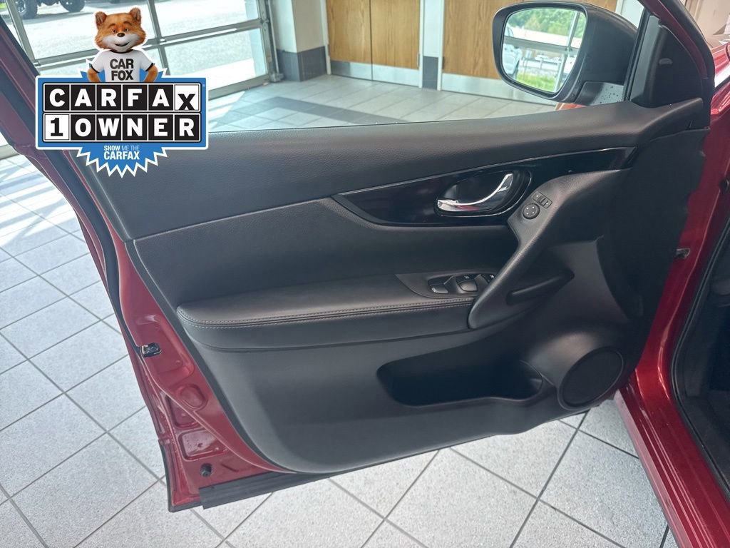Used 2022 Nissan Rogue Sport SL AWD/4WD image 11