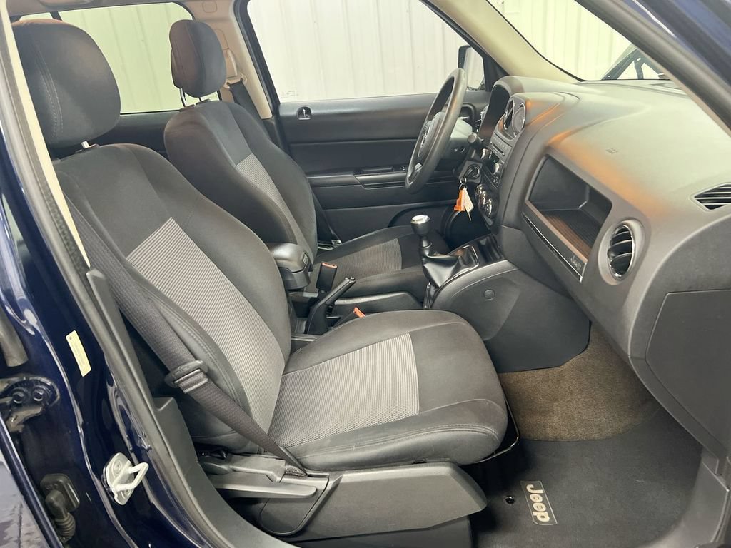 Used 2014 Jeep Patriot Sport w/ Power Value Group AWD/4WD image 19