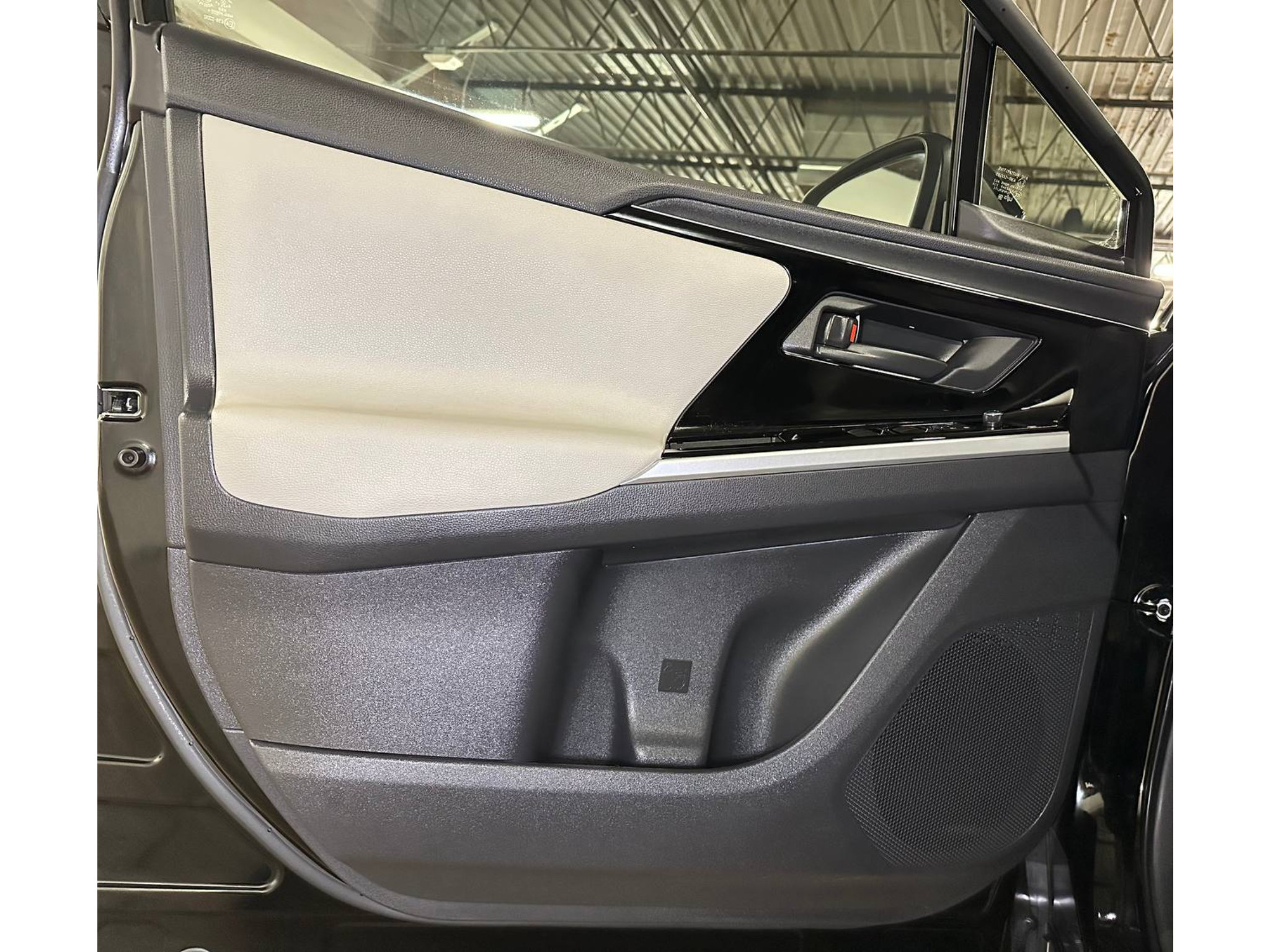 Used 2025 Toyota bZ4X AWD image 18