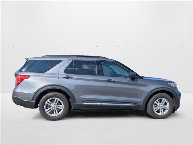 Used 2024 Ford Explorer XLT image 4