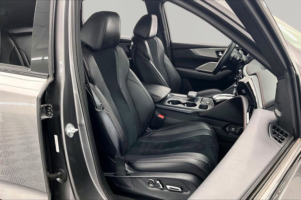 Used 2023 Acura MDX A-Spec image 7