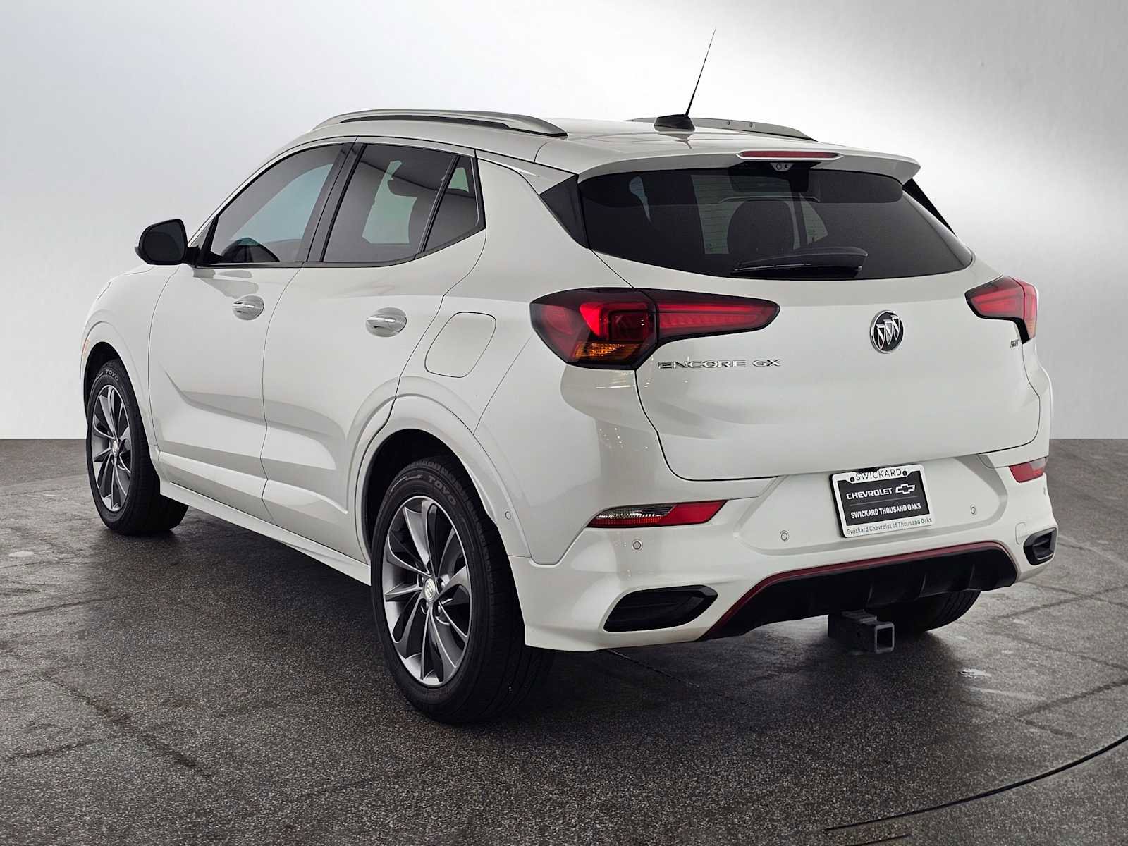 Used 2020 Buick Encore GX Essence w/ Experience Buick Package image 5