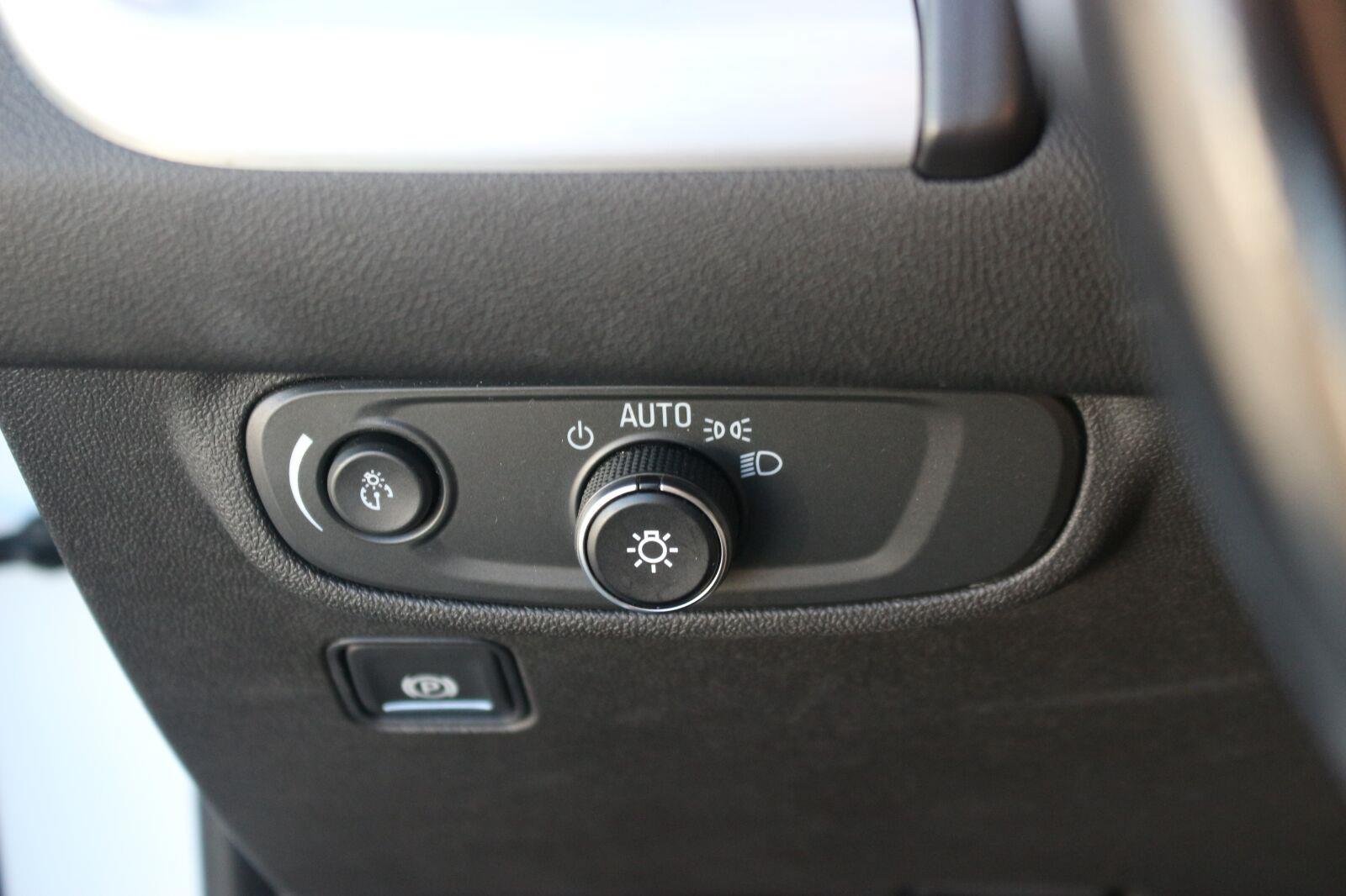 Used 2020 GMC Terrain SLE FWD image 29
