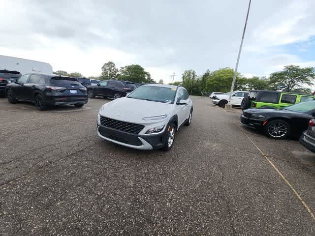Used 2022 Hyundai Kona SEL w/ Convenience Package AWD/4WD image 3