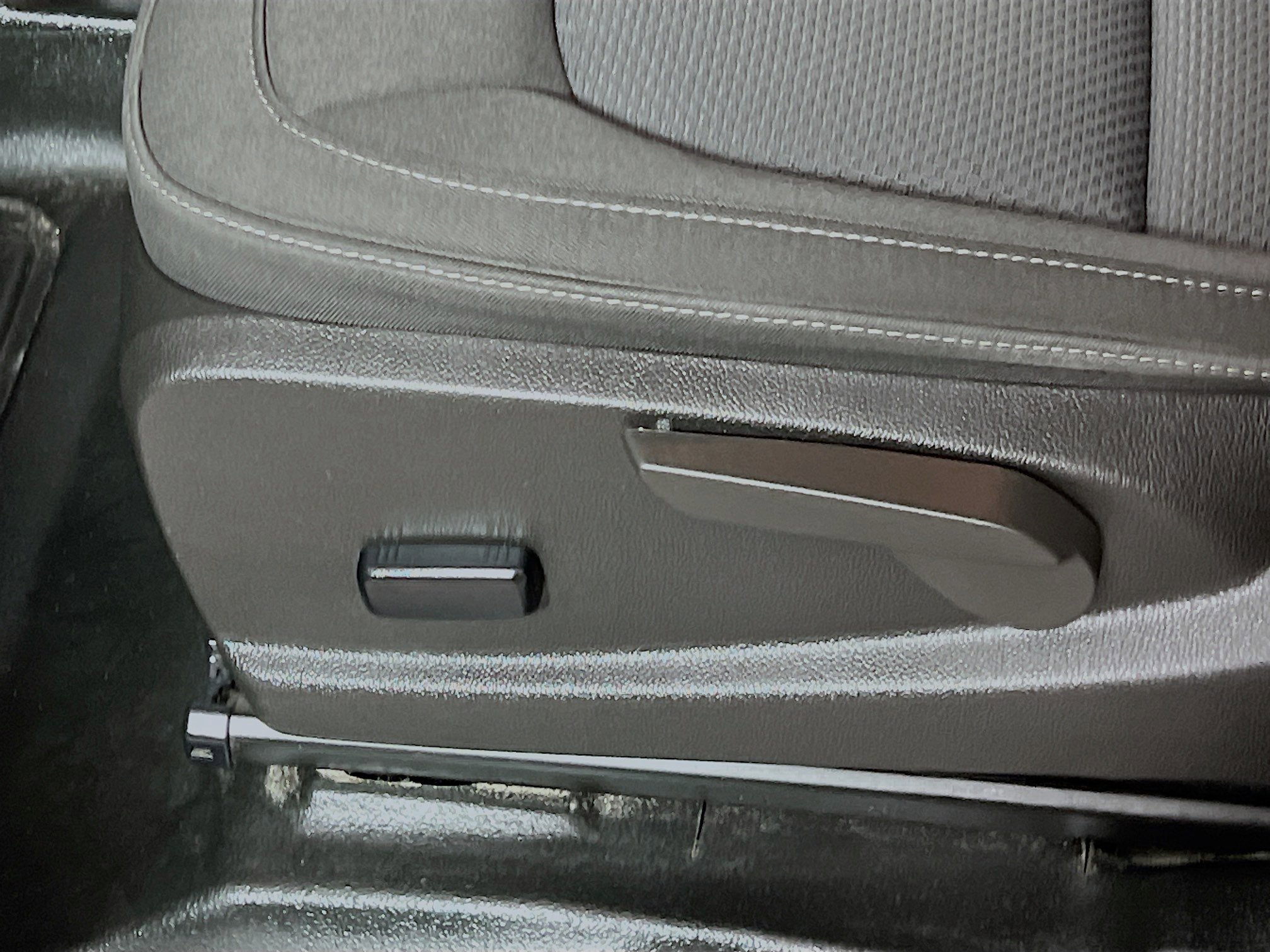 Used 2022 Chevrolet Colorado LT w/ Fleet Safety Package image 16