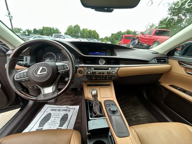 Used 2016 Lexus ES 350 w/ Premium Package w/Wood Trim FWD image 11