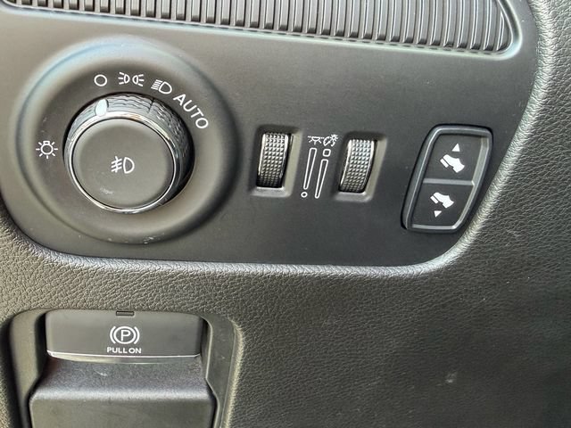 Used 2023 Jeep Wagoneer 4WD image 23