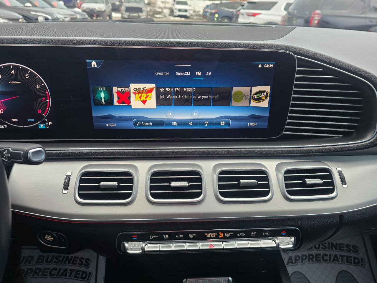 Used 2025 Mercedes-Benz GLE 350 4MATIC image 9