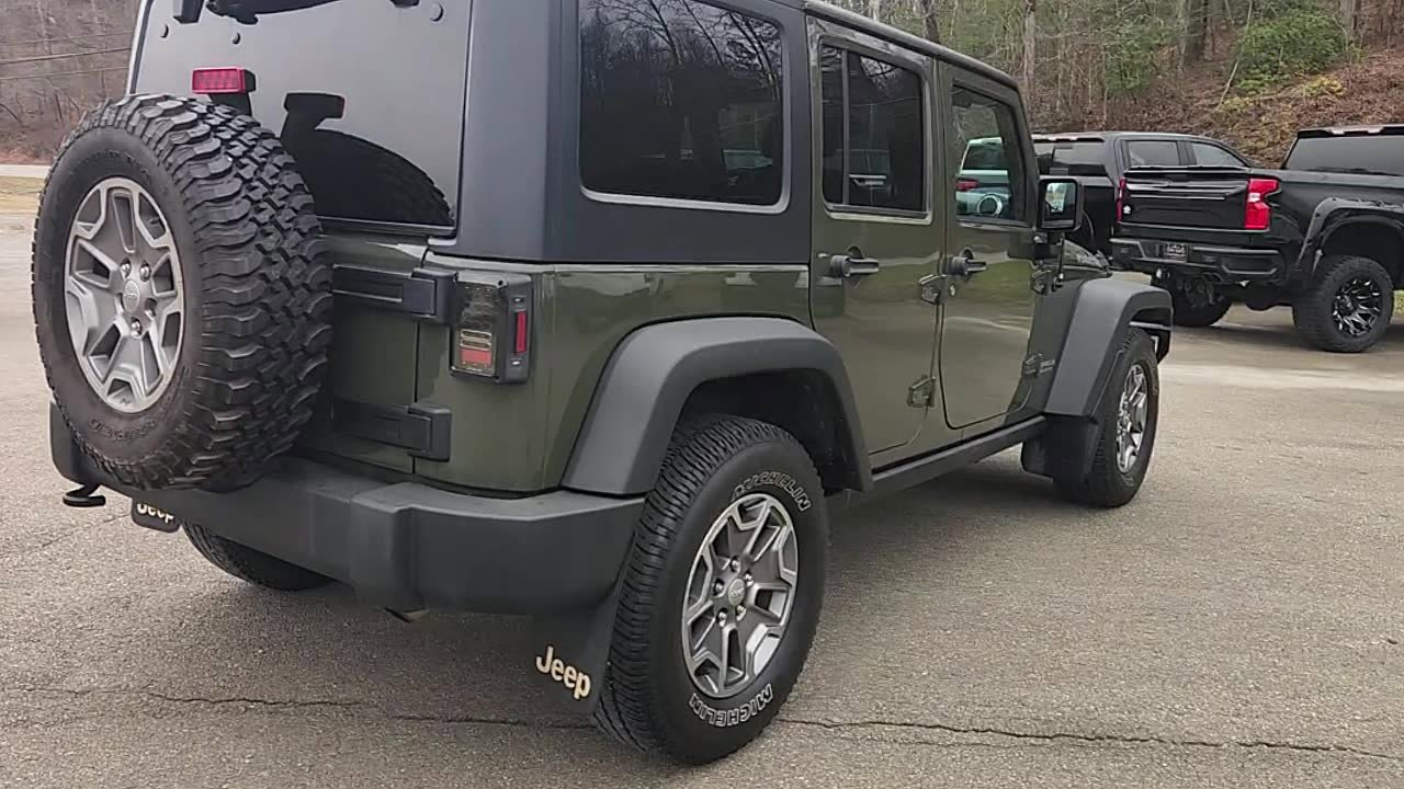 Used 2015 Jeep Wrangler Unlimited Rubicon w/ Connectivity Group image 7