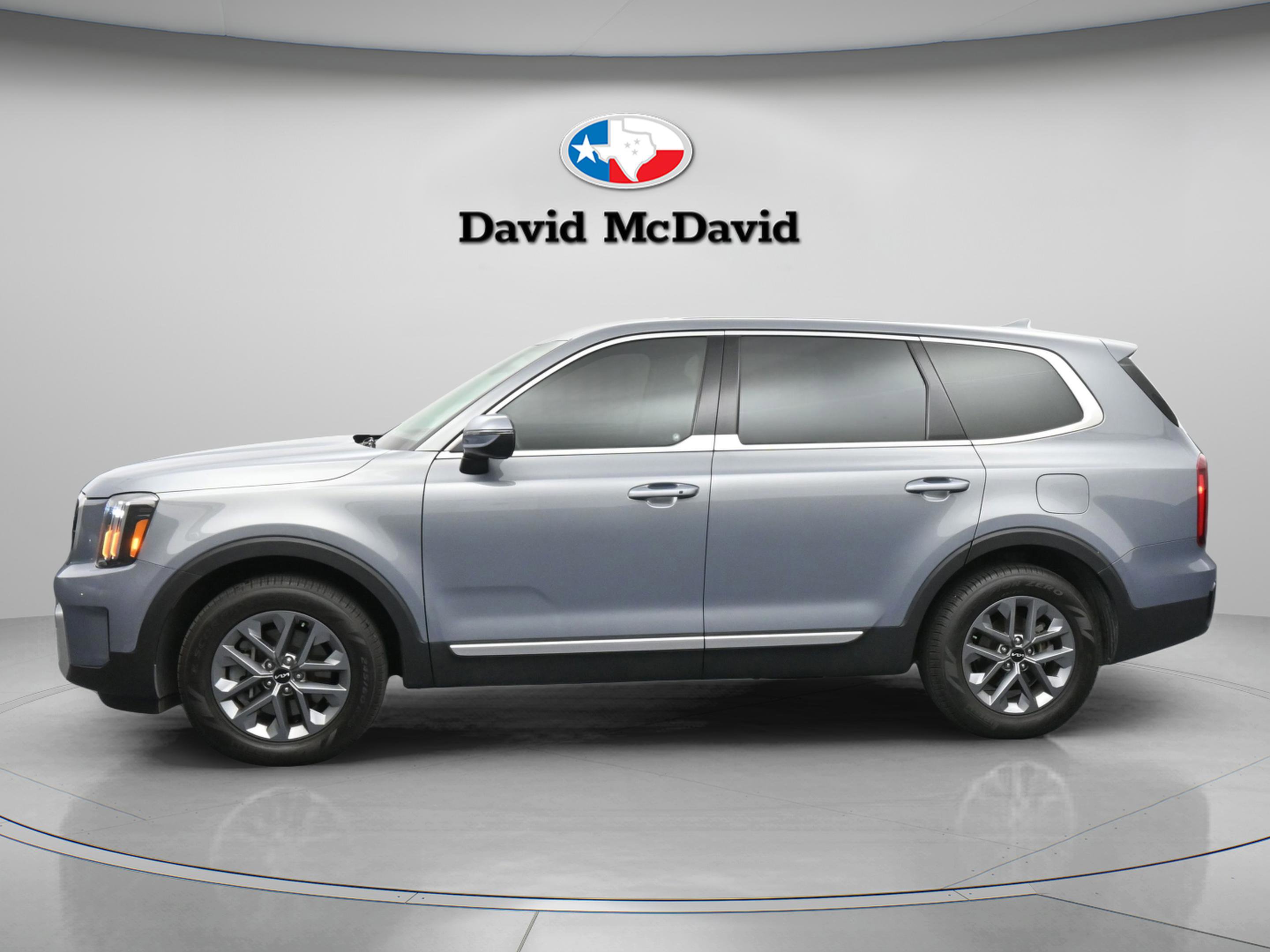 Used 2024 Kia Telluride LX image 4