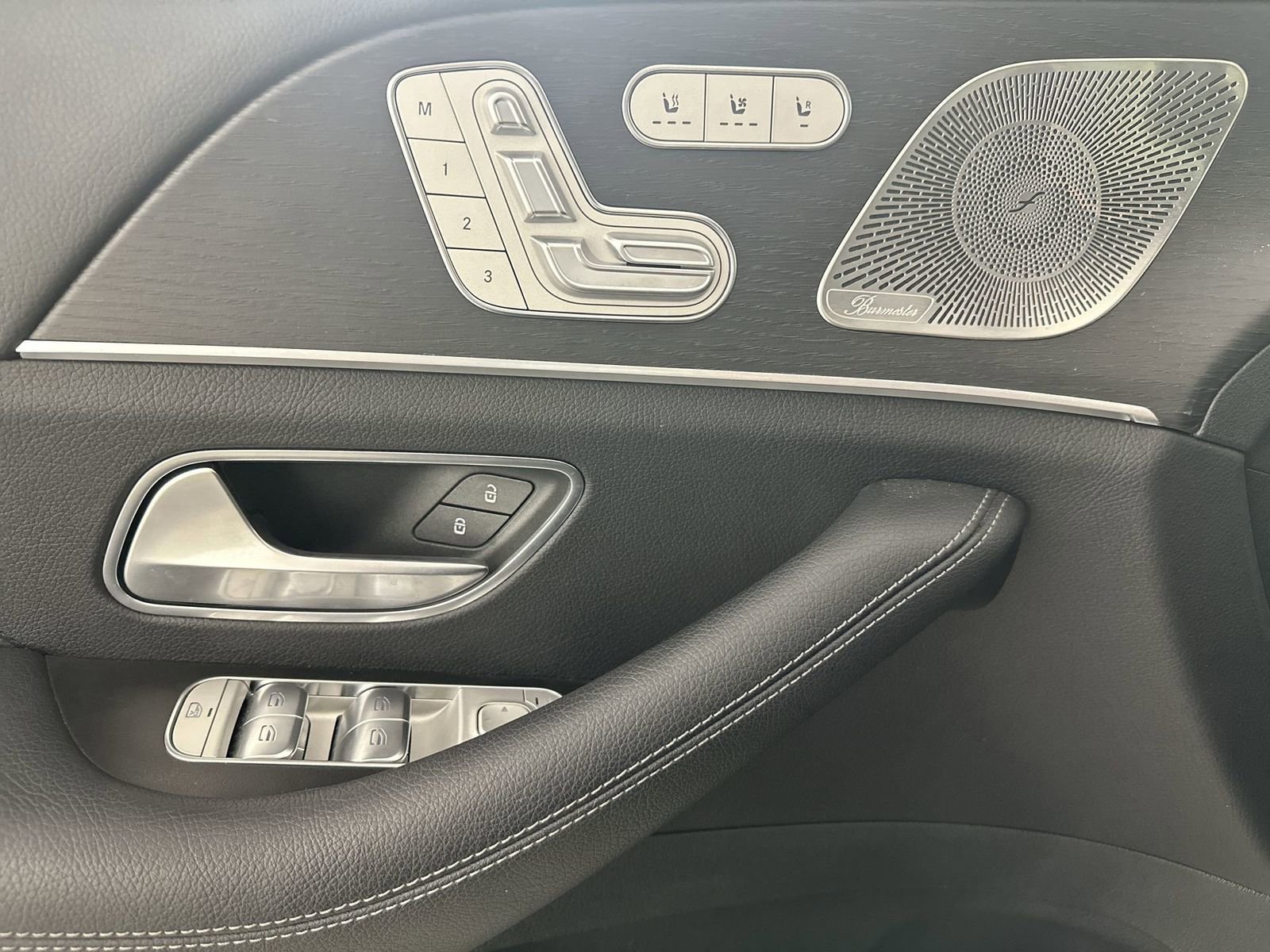 Used 2024 Mercedes-Benz GLS 450 4MATIC image 17