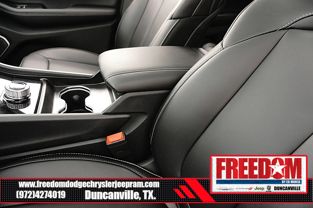 New 2026 Jeep Grand Cherokee Limited w/ Limited Altitude Package RWD image 34