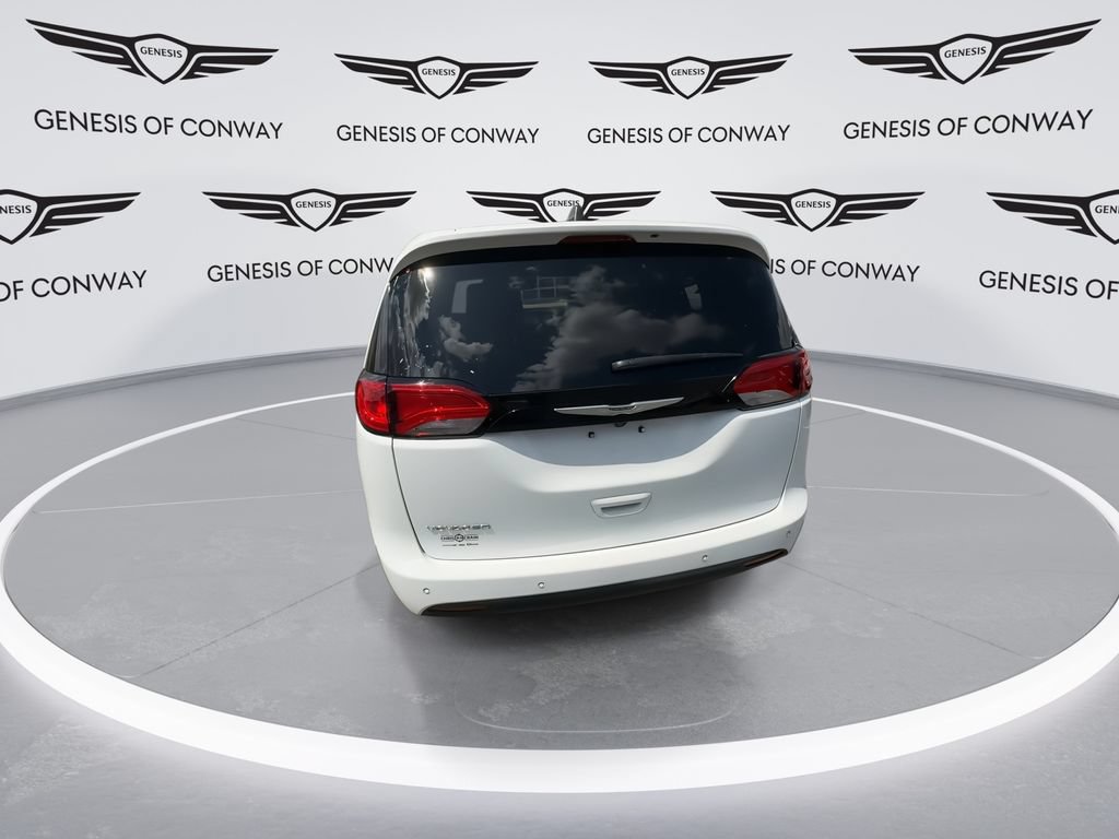Used 2025 Chrysler Voyager LX FWD image 7