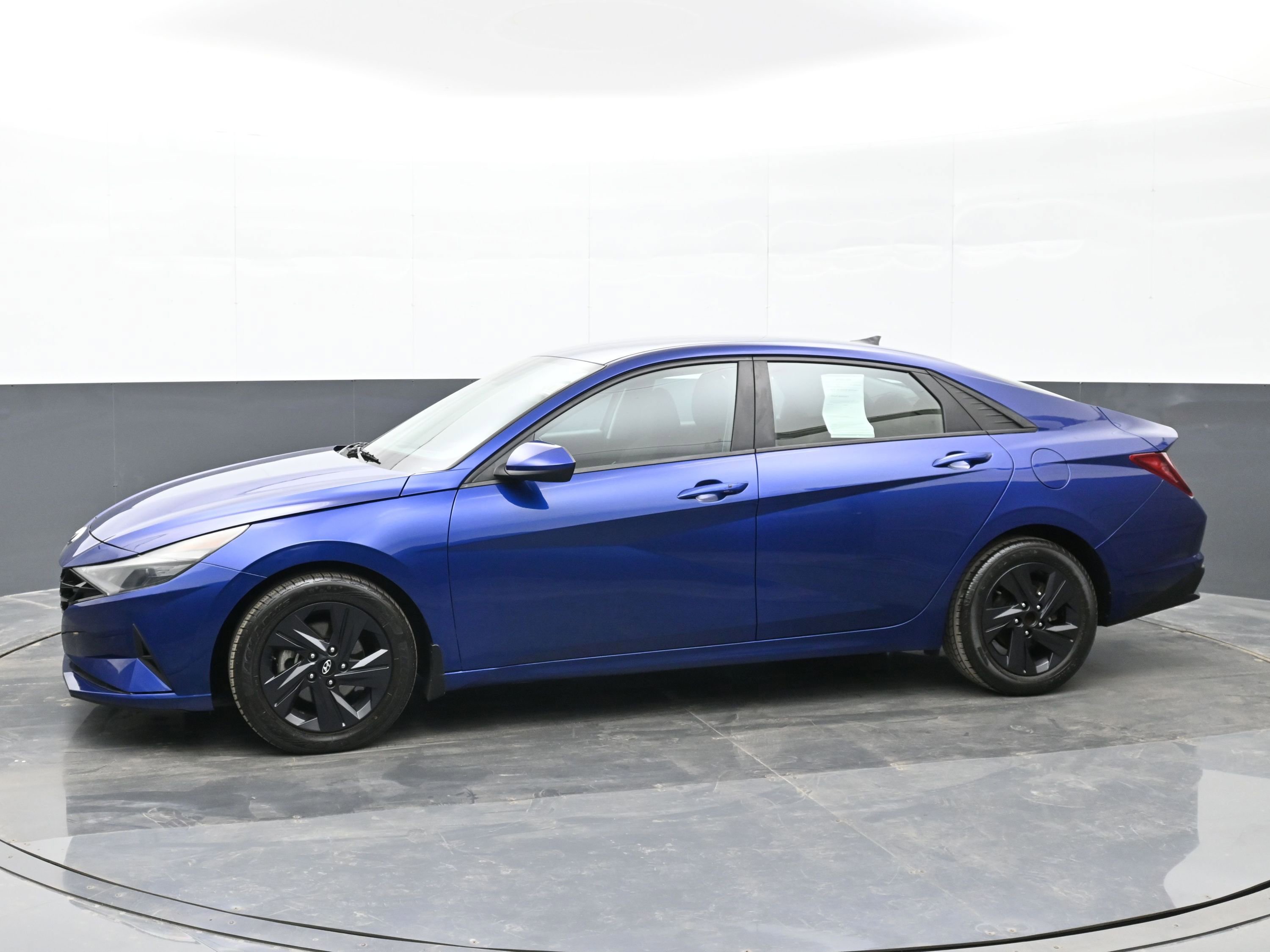 Certified 2022 Hyundai Elantra SEL w/ Convenience Package image 5