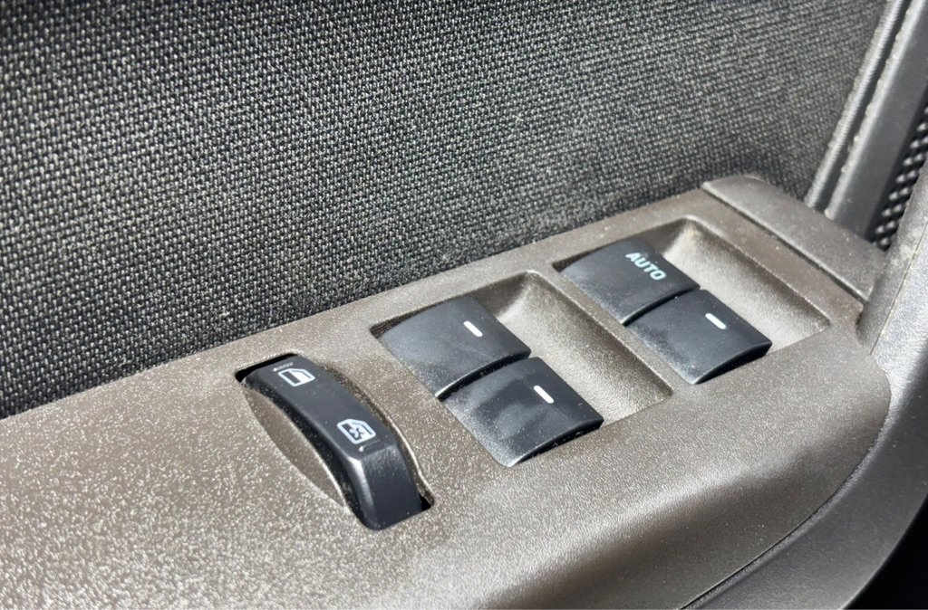 Used 2010 Ford Focus SE image 24