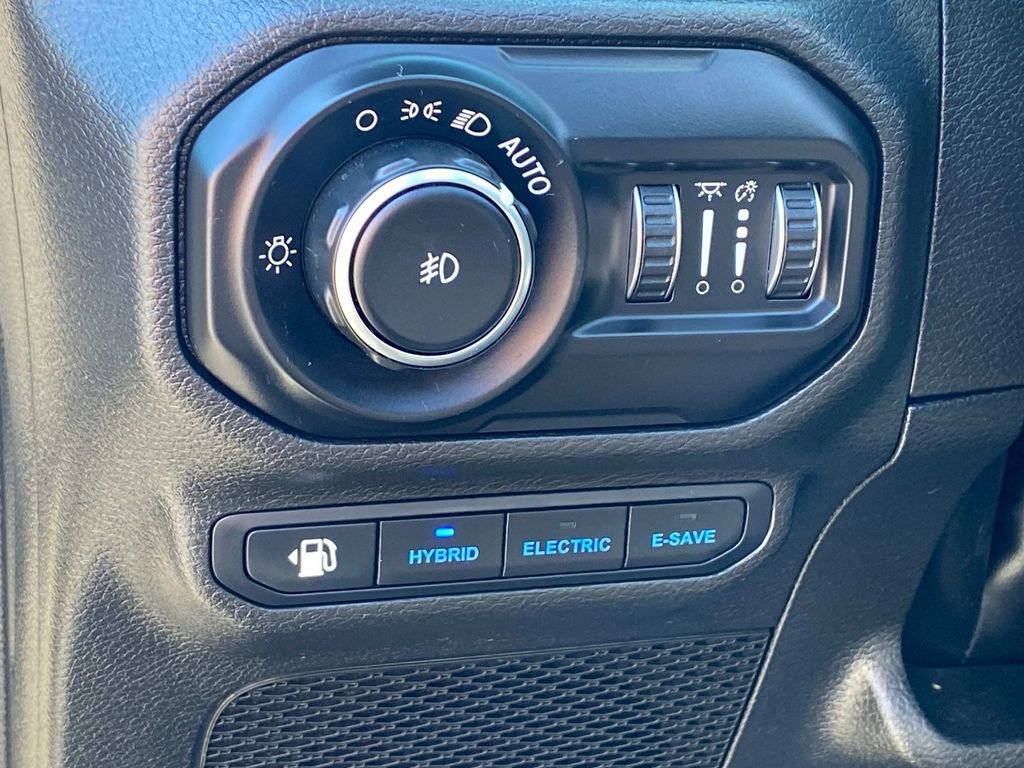 Used 2022 Jeep Wrangler Unlimited Sahara image 22