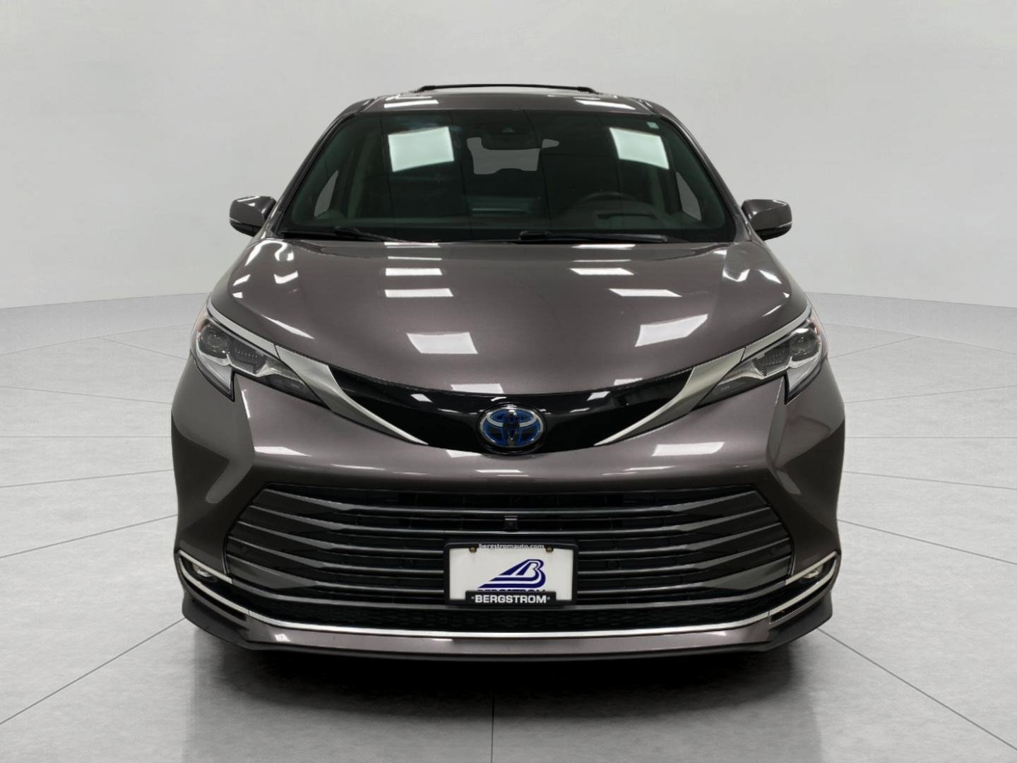 Used 2021 Toyota Sienna Platinum AWD/4WD image 12