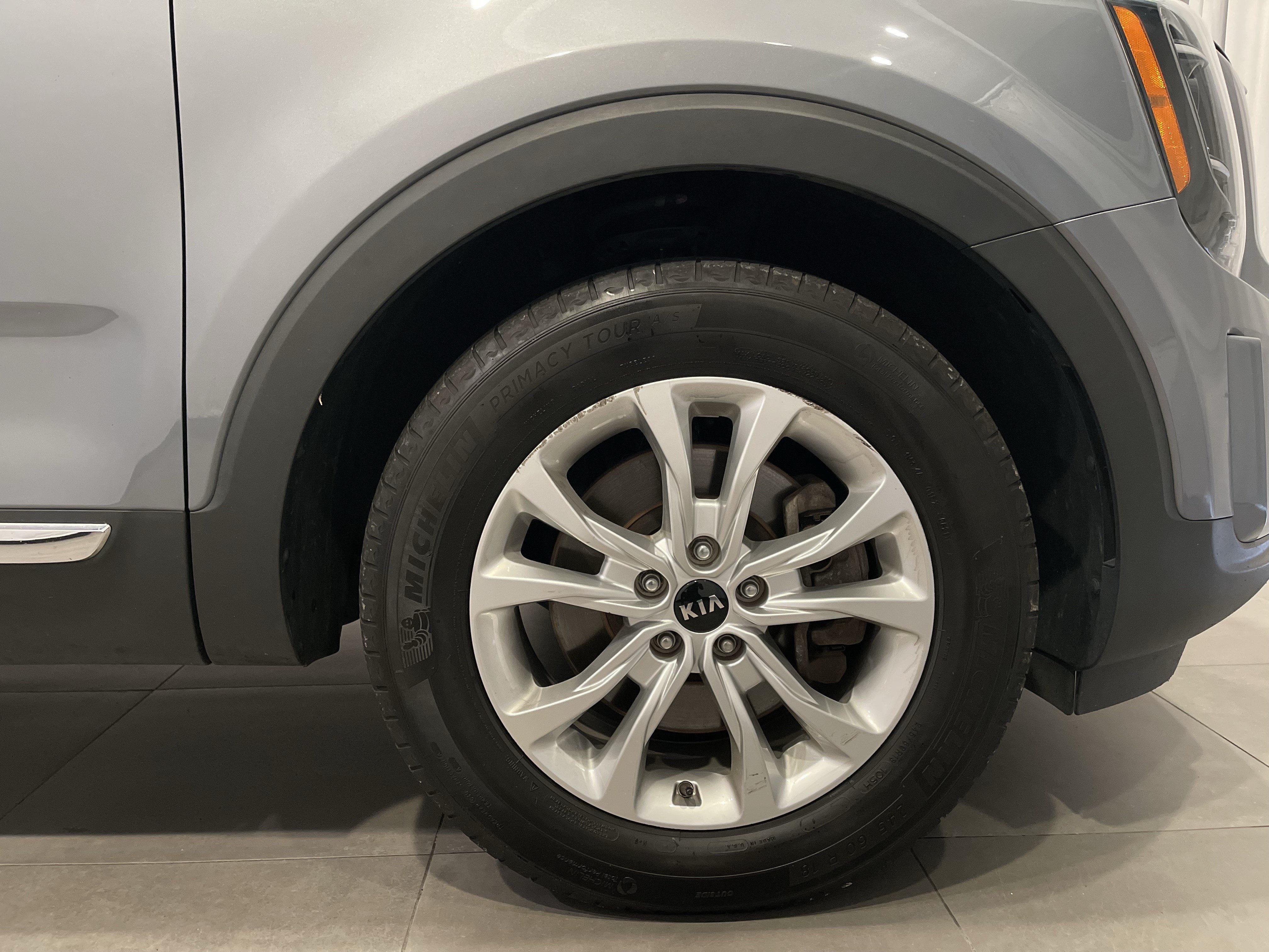 Used 2020 Kia Telluride LX AWD/4WD image 10