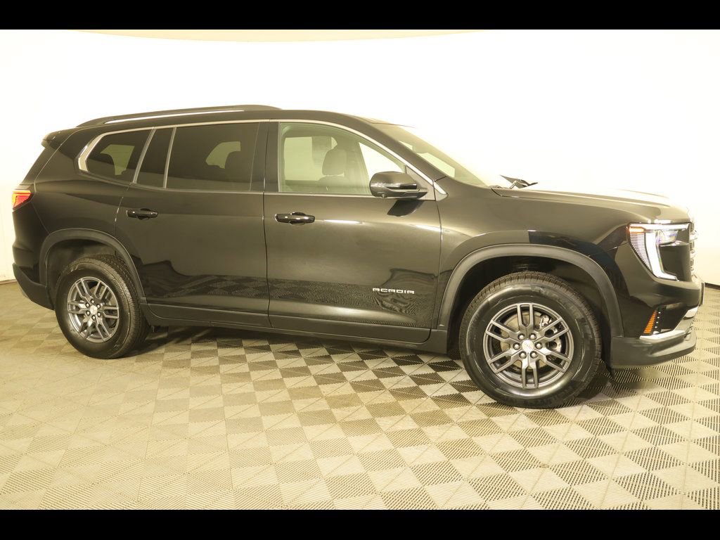 Used 2025 GMC Acadia Elevation image 2