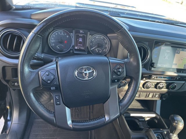 Used 2017 Toyota Tacoma TRD Sport image 22