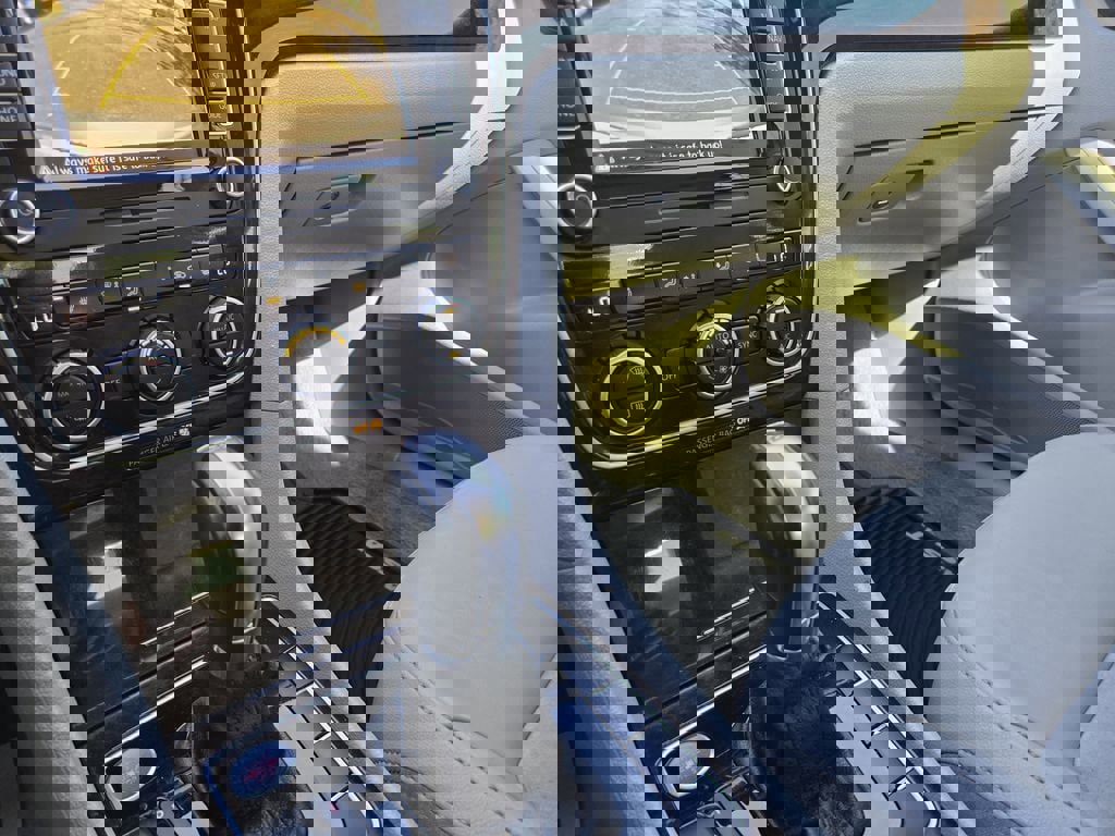 Used 2014 Volkswagen Passat TDI SEL Premium image 14