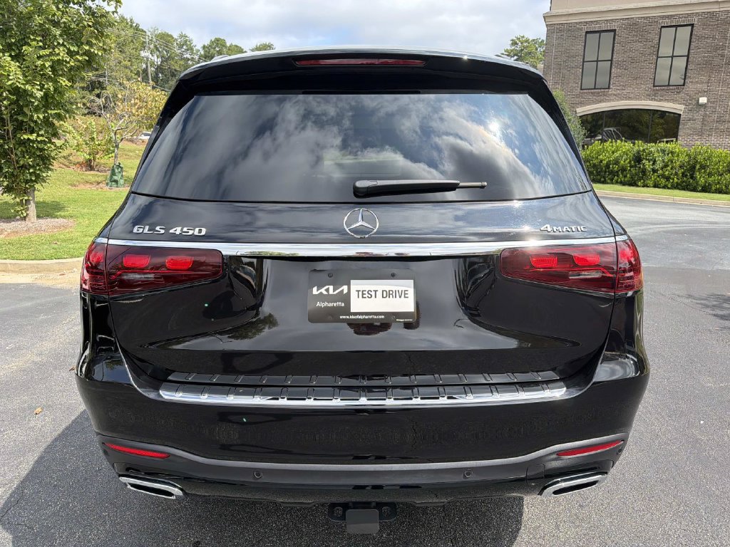 Used 2025 Mercedes-Benz GLS 450 4MATIC w/ AMG Line Exterior image 4