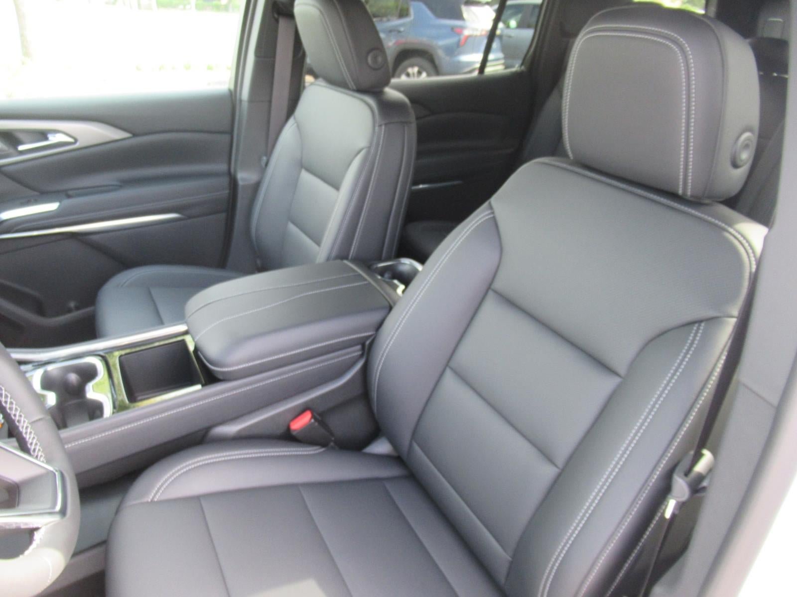 New 2027 Chevrolet Traverse LT FWD image 19