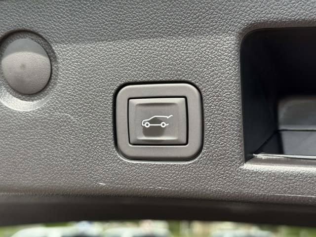 Used 2026 GMC Terrain Elevation w/ Elevation Premium Package AWD/4WD image 11