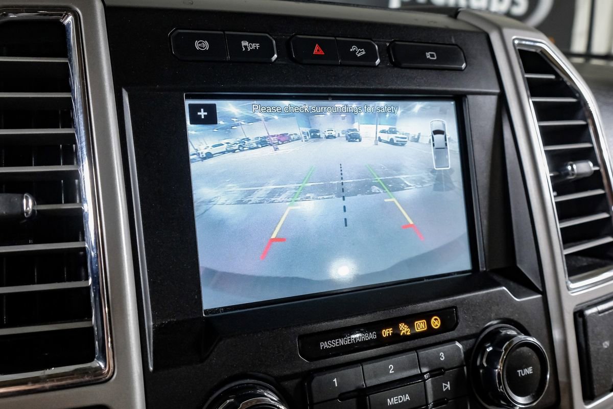 Used 2017 Ford F250 Lariat w/ Chrome Package image 21