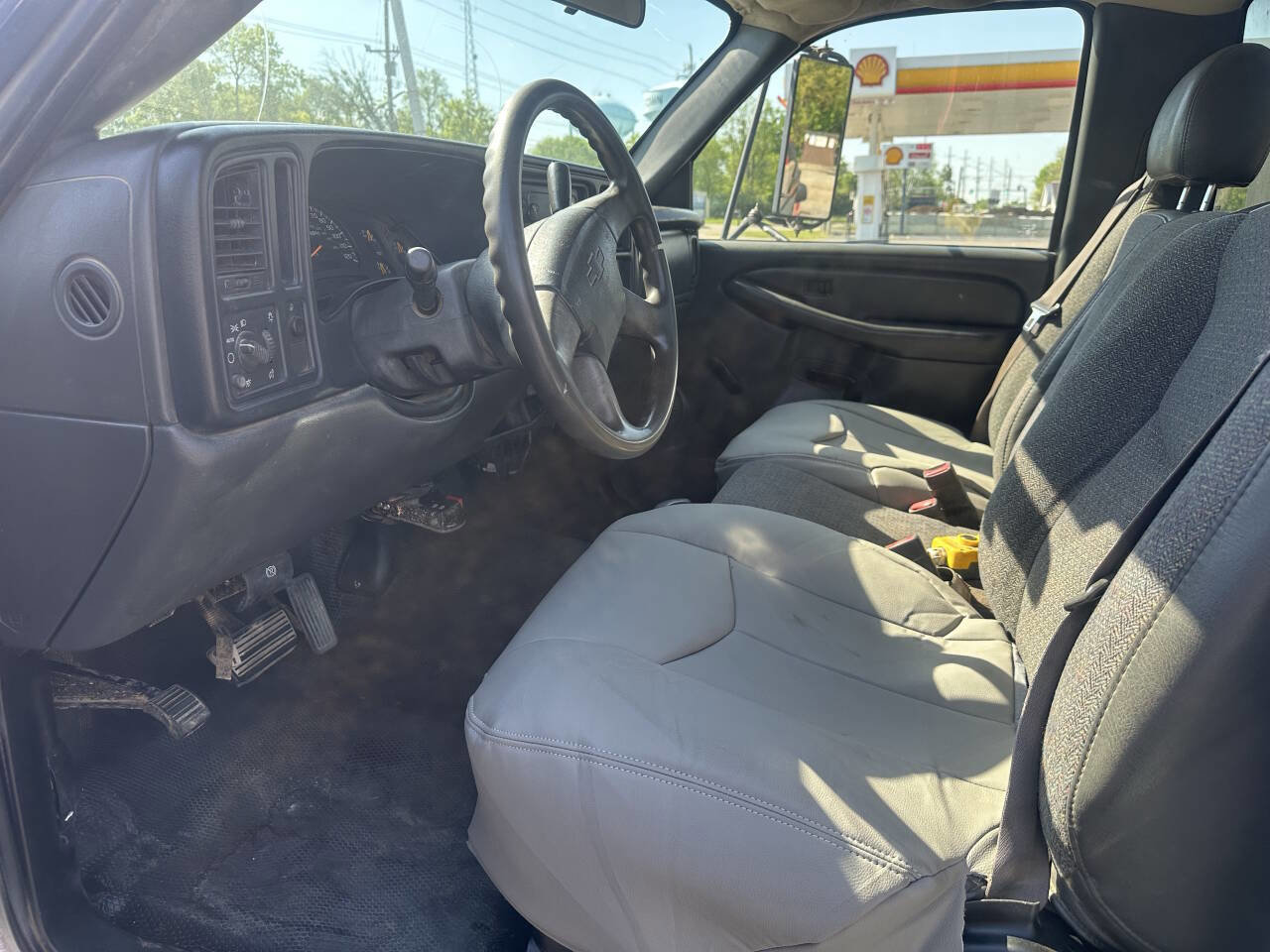 Used 2005 Chevrolet Silverado 3500 2WD Regular Cab image 13