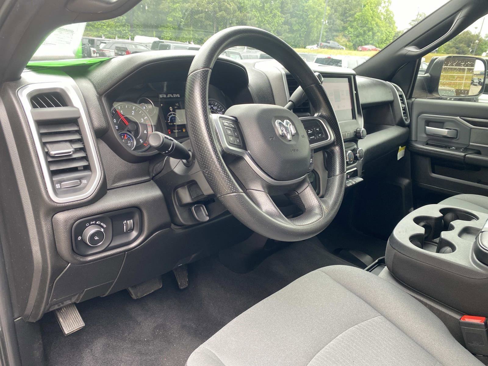 Used 2022 RAM 2500 Big Horn AWD/4WD image 28