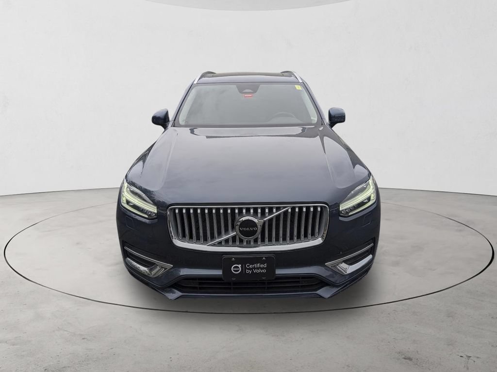 Certified 2025 Volvo XC90 B5 Core w/ Protection Package Premier AWD/4WD image 4