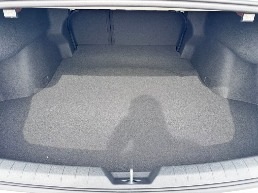 New 2026 Kia K5 LXS image 12