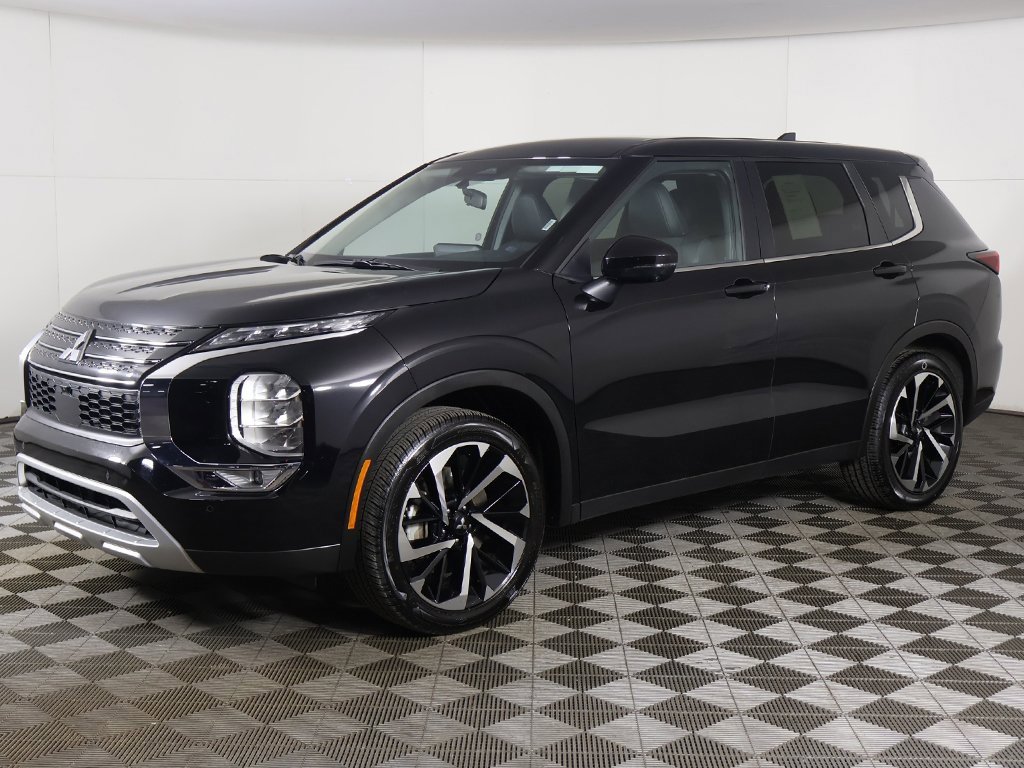 Used 2024 Mitsubishi Outlander SE image 9