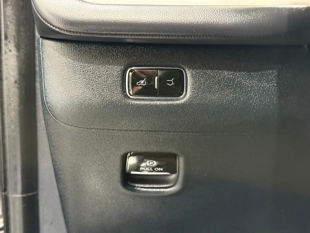 Used 2025 Lincoln Navigator L Reserve image 38