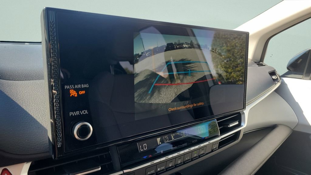 Certified 2025 Toyota Sienna XLE image 22