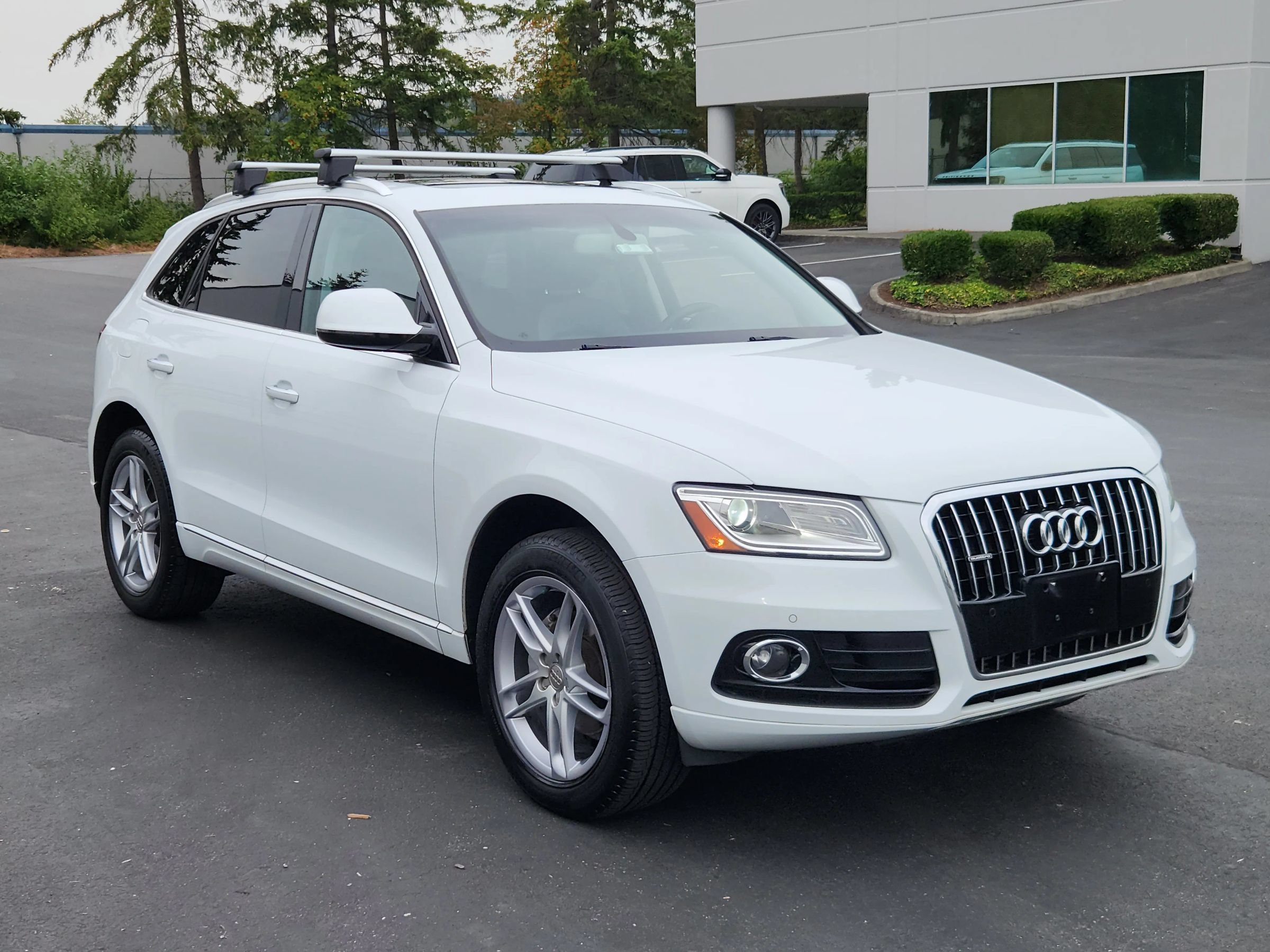 Used 2016 Audi Q5 2.0T Premium Plus w/ Technology Package AWD/4WD image 5