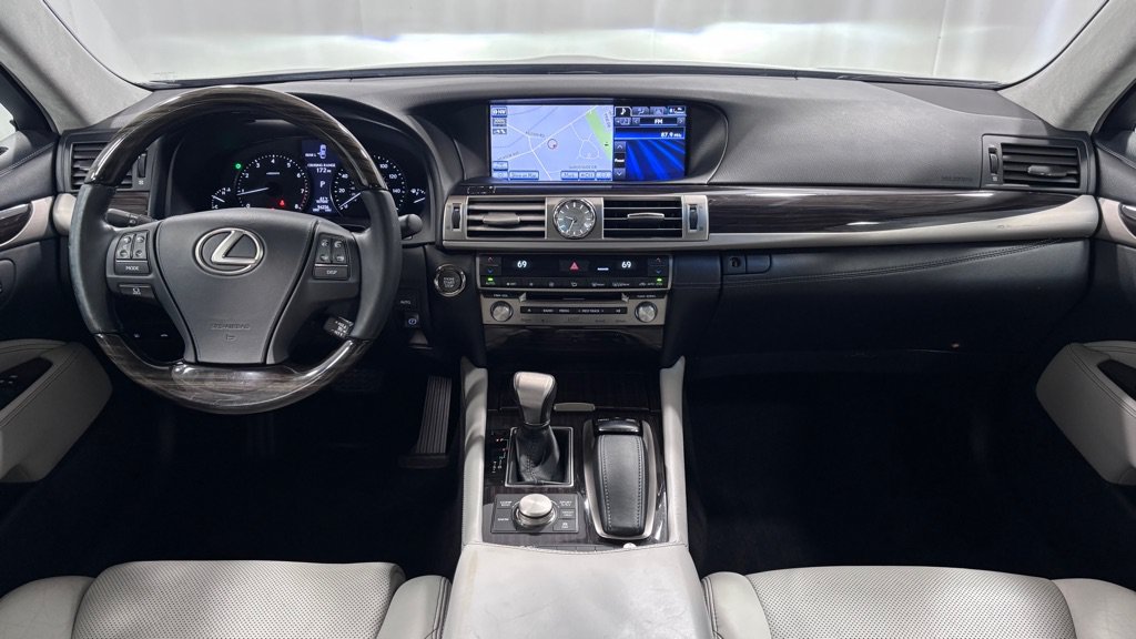 Used 2013 Lexus LS 460 AWD w/ Ultra Luxury Pkg image 10